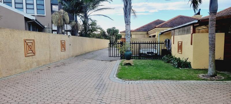 4 Bedroom Property for Sale in Menkenkop Western Cape